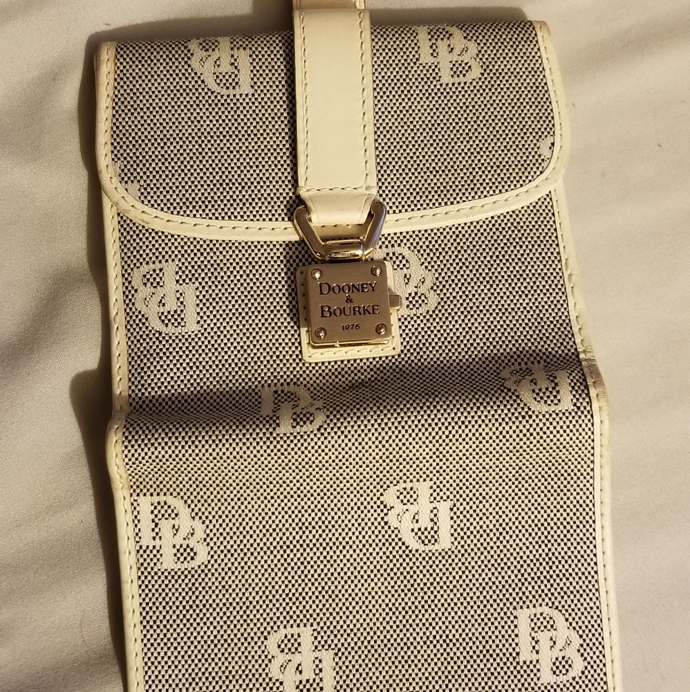 Donney wallet want to make money back